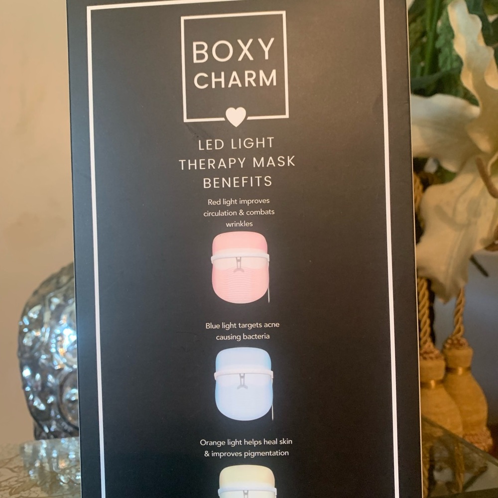 BoxyCharm LED Light Therapy Mask - Picture 4 of 4